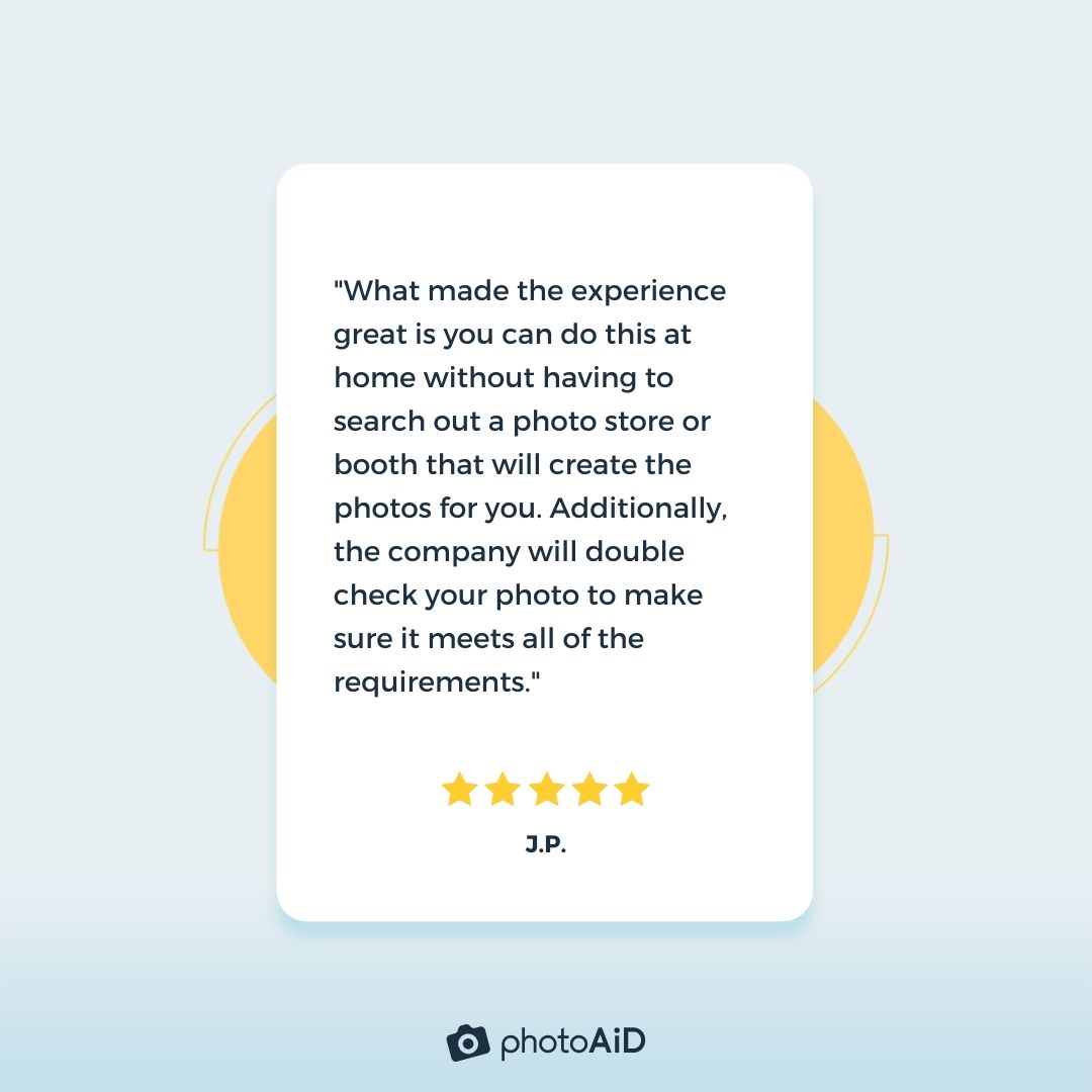 A graphic featuring a positive review of Photo AiD on Trustpilot.