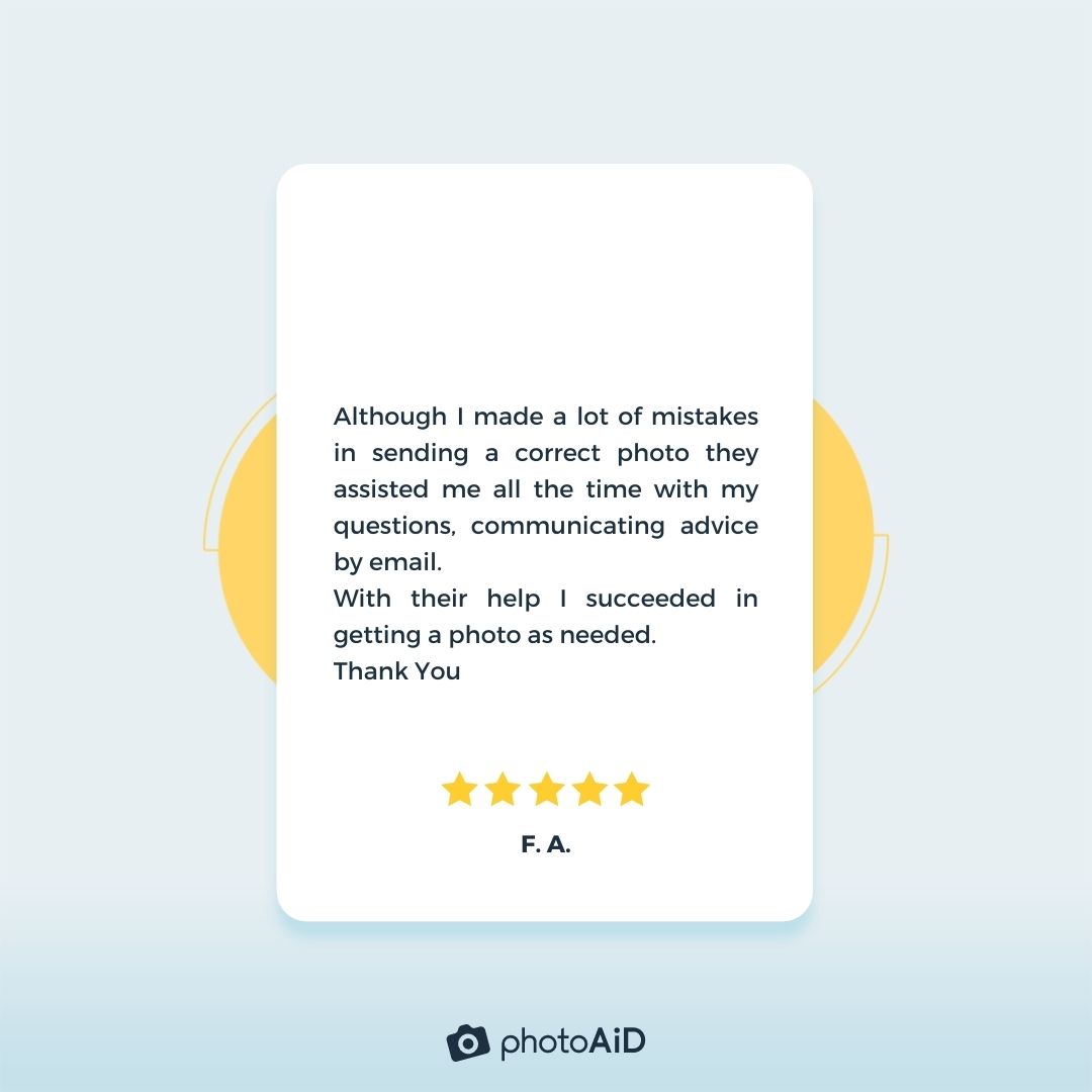 A positive review of PhotoAiD from Trustpilot.
