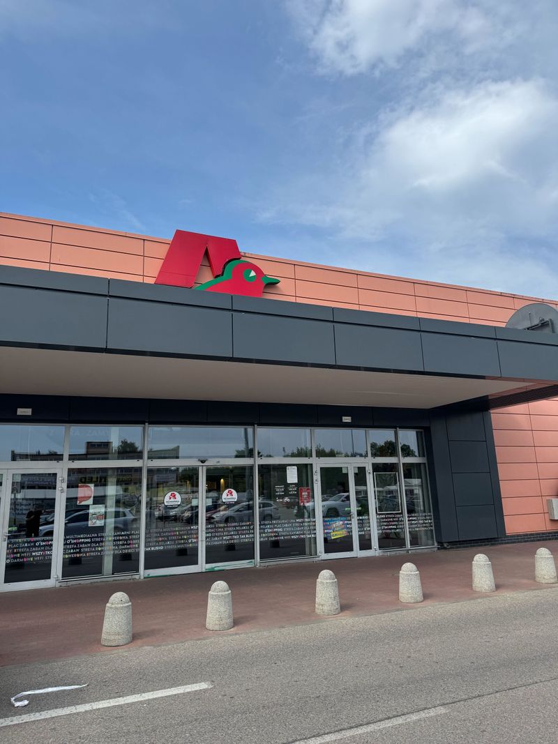 Wywoływanie i wydruk zdjęć w foto kiosku PhotoAiD w Centrum Handlowym Auchan Hetmańska w Białymstoku