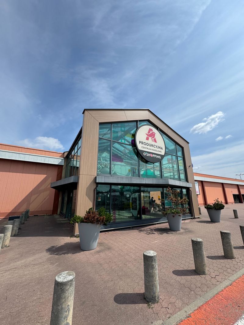 Wywoływanie i wydruk zdjęć w foto kiosku PhotoAiD w Auchan Białystok Produkcyjna