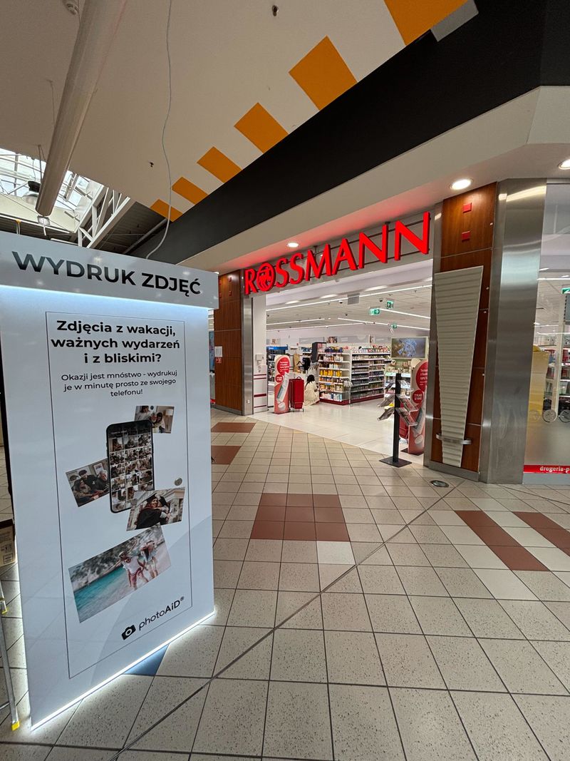 Samoobsługowy foto kiosk PhotoAiD z fotobudką w Centrum Handlowym Auchan w Bielsku-Białej
