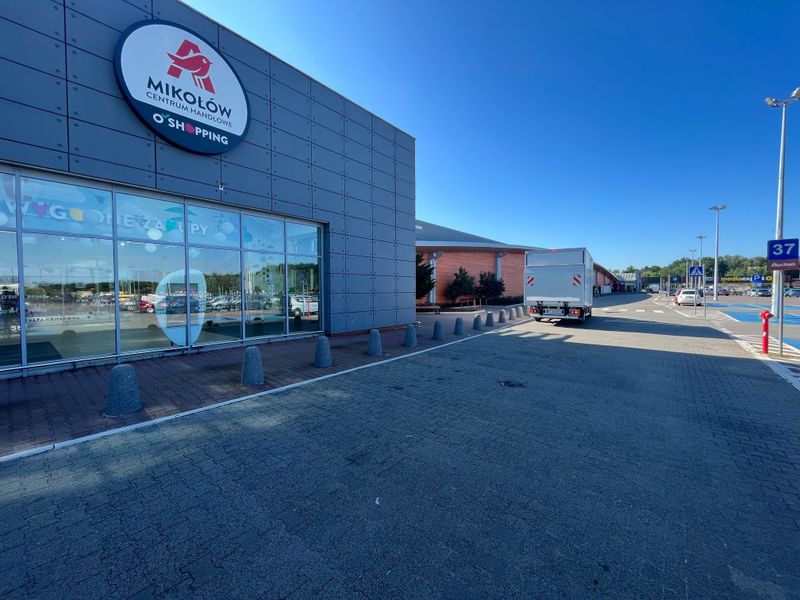 Samoobsługowy foto kiosk PhotoAiD z fotobudką w Centrum Handlowym Auchan Mikołów
