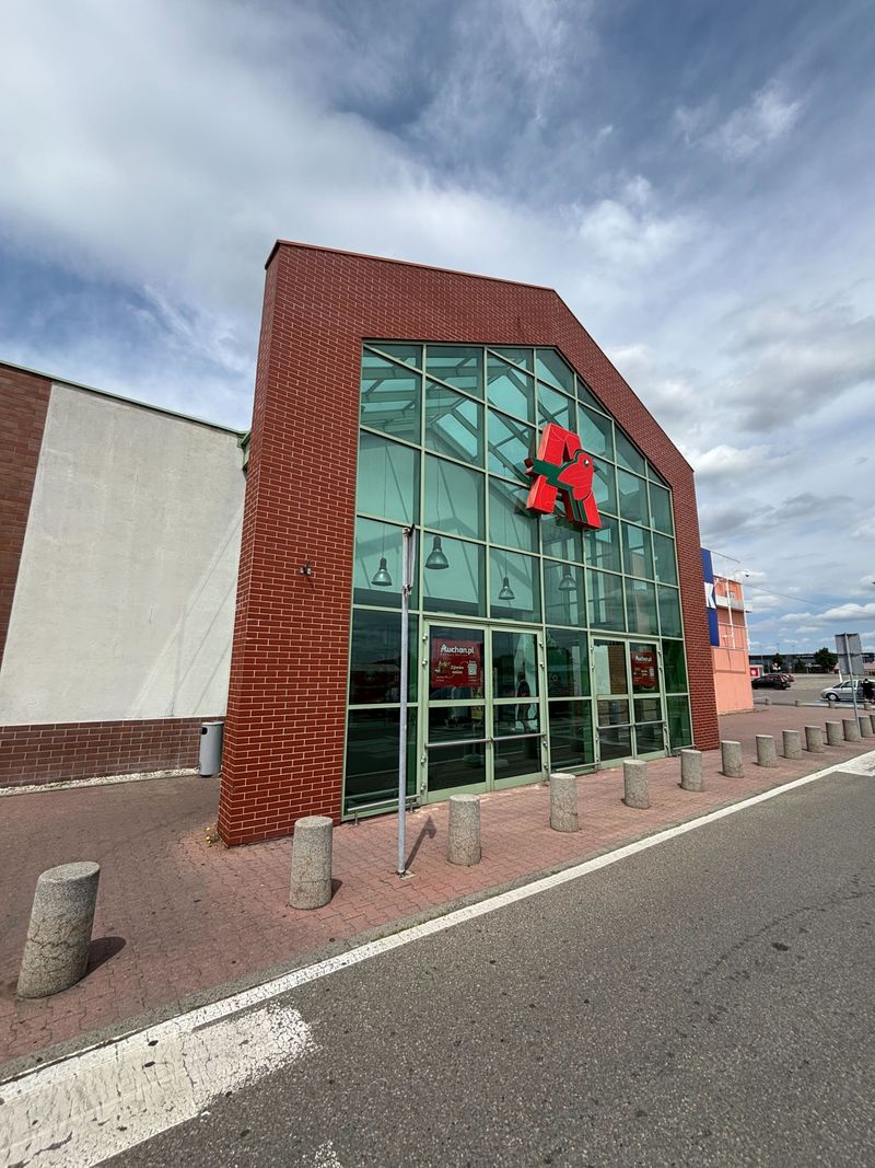 Wywoływanie i wydruk zdjęć w foto kiosku PhotoAiD w hipermarkecie Auchan Poczesna pod Częstochową