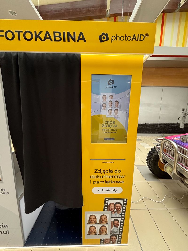 Wywoływanie i wydruk zdjęć w foto kiosku PhotoAiD w Centrum Handlowym Auchan Sosnowiec