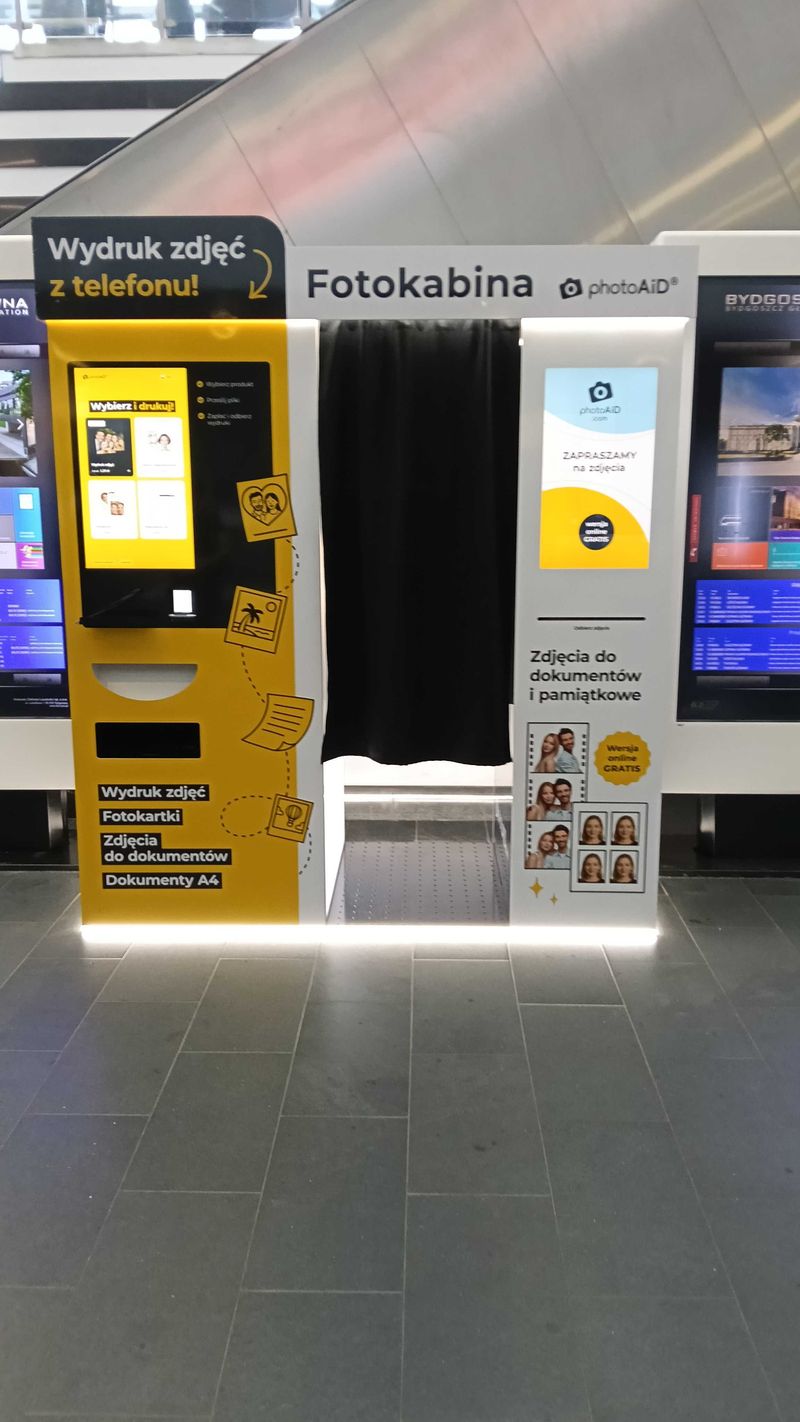 Foto kiosk PhotoAiD połączony z fotobudką na Dworzec Bydgoszcz Główna
