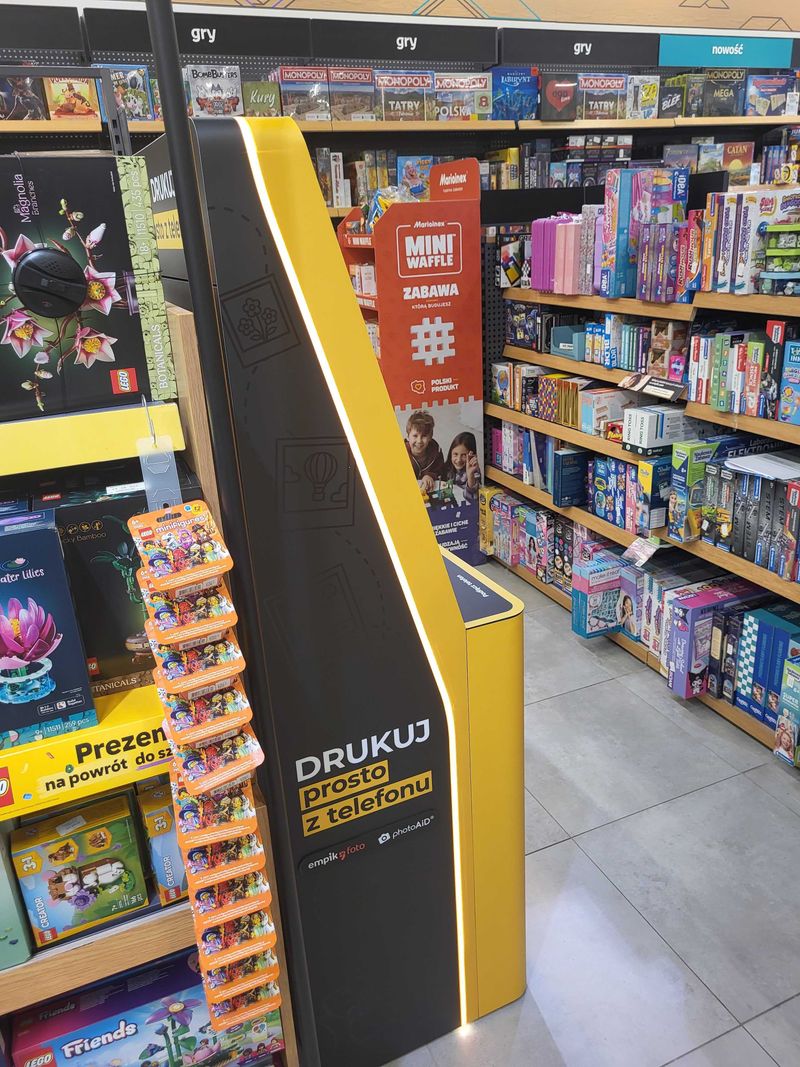 Foto kiosk PhotoAiD w salonie Empik w CH M1 w Krakowie