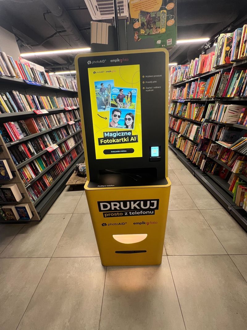 Foto kiosk PhotoAiD w salonie Empik przy ul. Chorwackiej we Wrocławiu