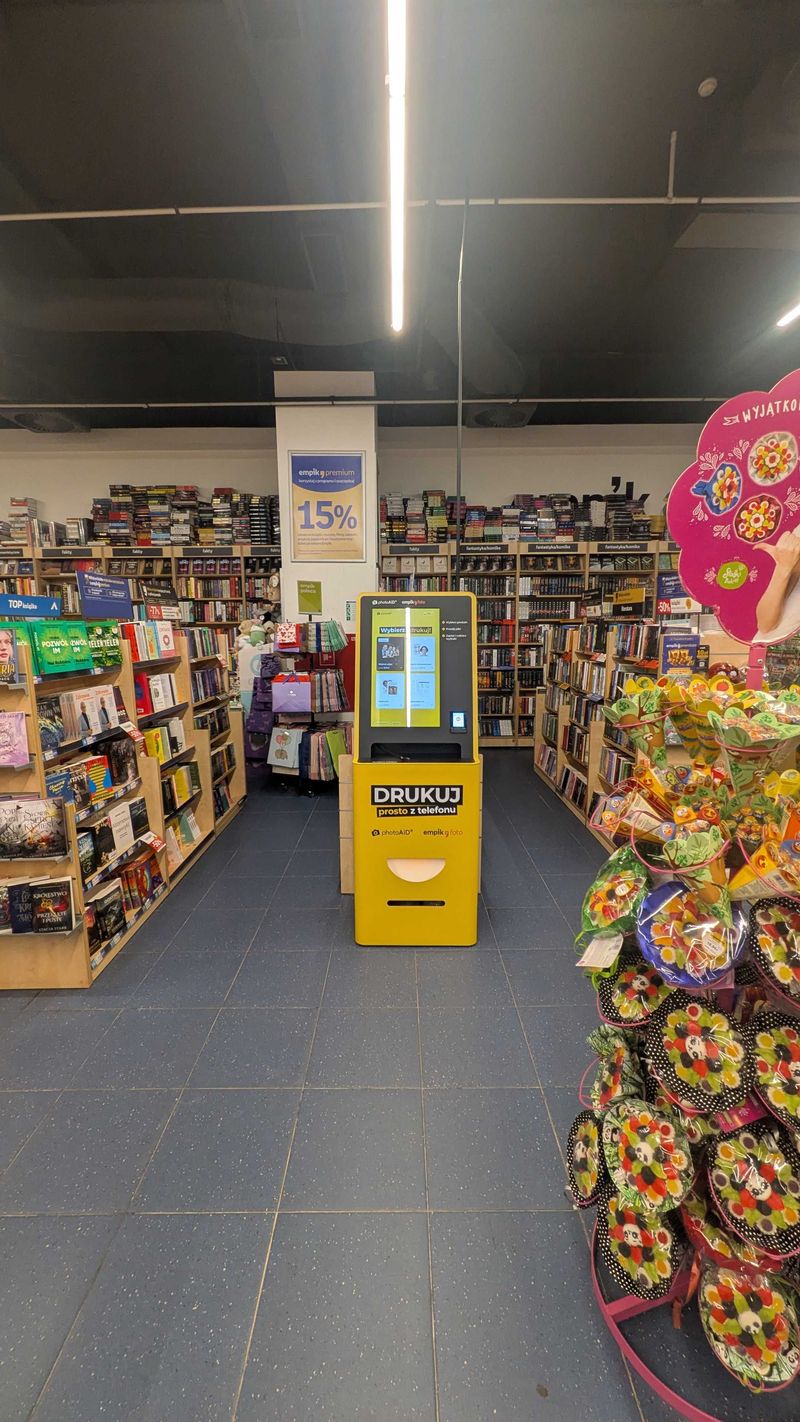 Samoobsługowy foto kiosk PhotoAiD w Empik Dekada Skierniewice