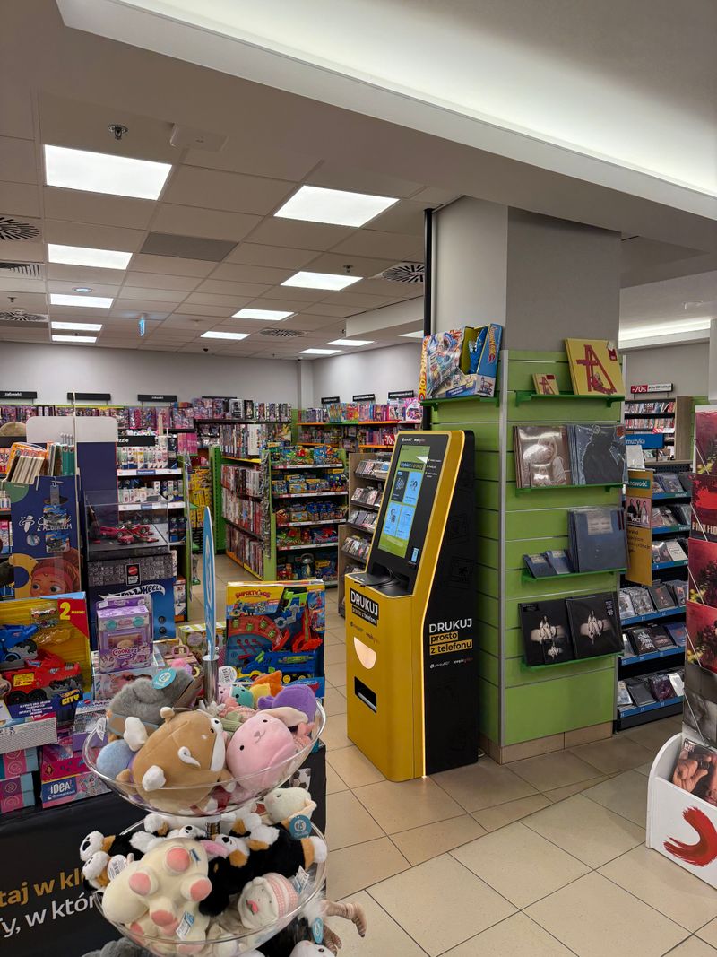 Wywoływanie zdjęć i druk A4 w foto kiosku PhotoAiD w Empik Galeria Bałtycka