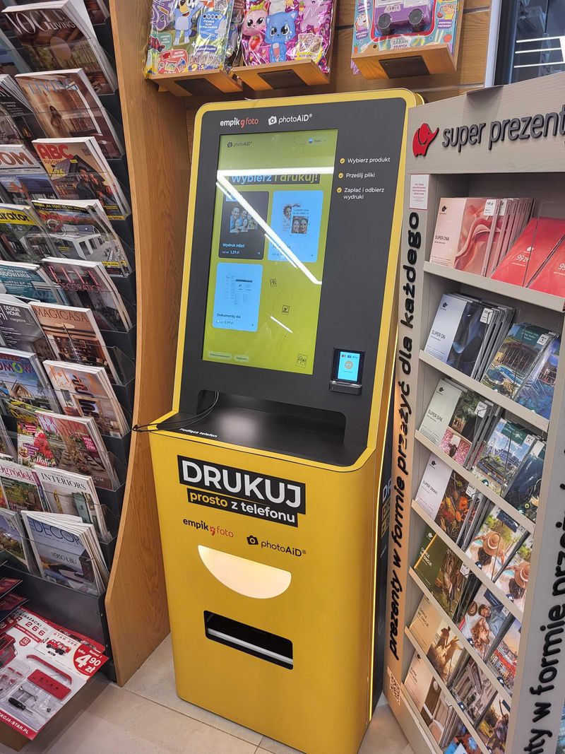 Foto kiosk PhotoAiD w salonie Empik w Galerii Kazimierz w Krakowie