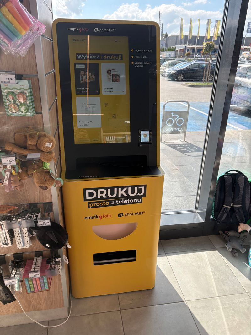 Foto kiosk PhotoAiD w salonie Empik w Galerii Sekunda w Jędrzejowie