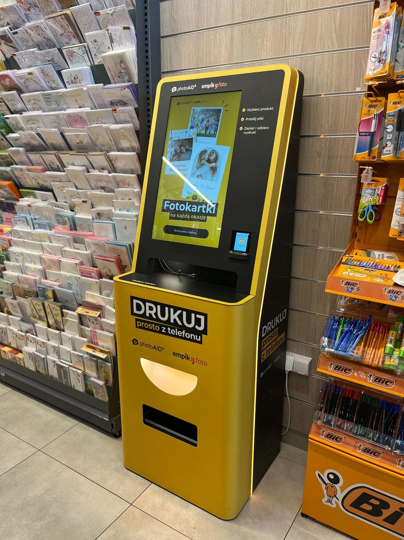 Wywoływanie zdjęć i druk A4 w foto kiosku PhotoAiD w Empik Galeria Sucholeska