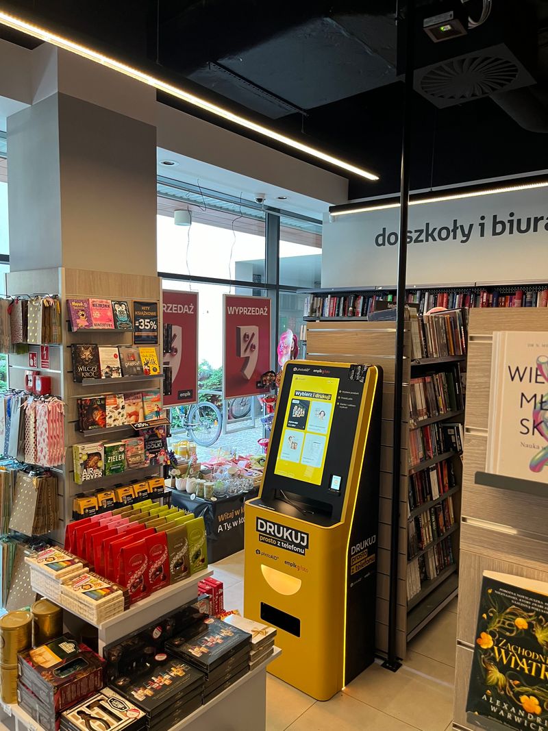 Wywoływanie zdjęć i druk A4 w foto kiosku PhotoAiD w Empik przy ul. Norwida 15 w Gdańsku