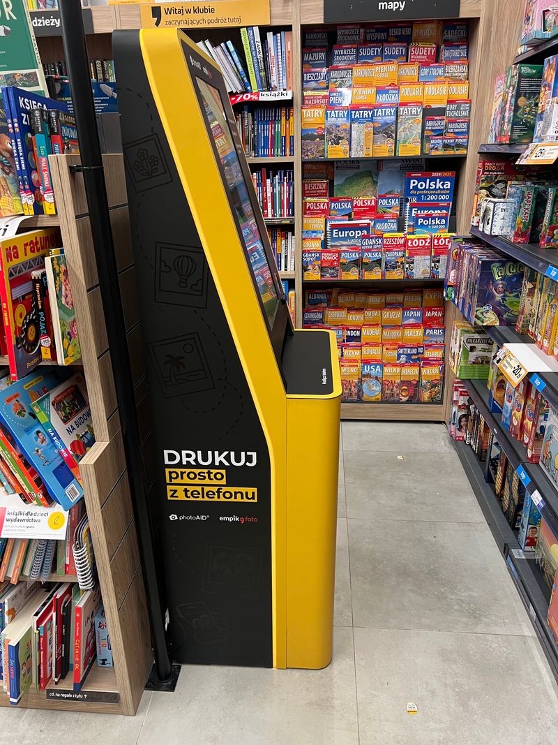 Wywoływanie zdjęć i druk A4 w foto kiosku PhotoAiD na gdańskim osiedlu Morena