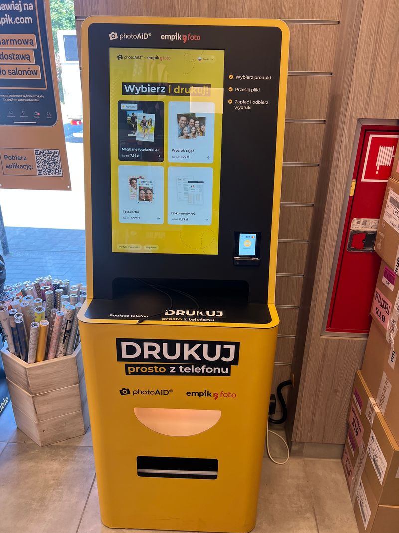 Foto kiosk PhotoAiD w salonie Empik na osiedlu Nieborowska w Gdańsku
