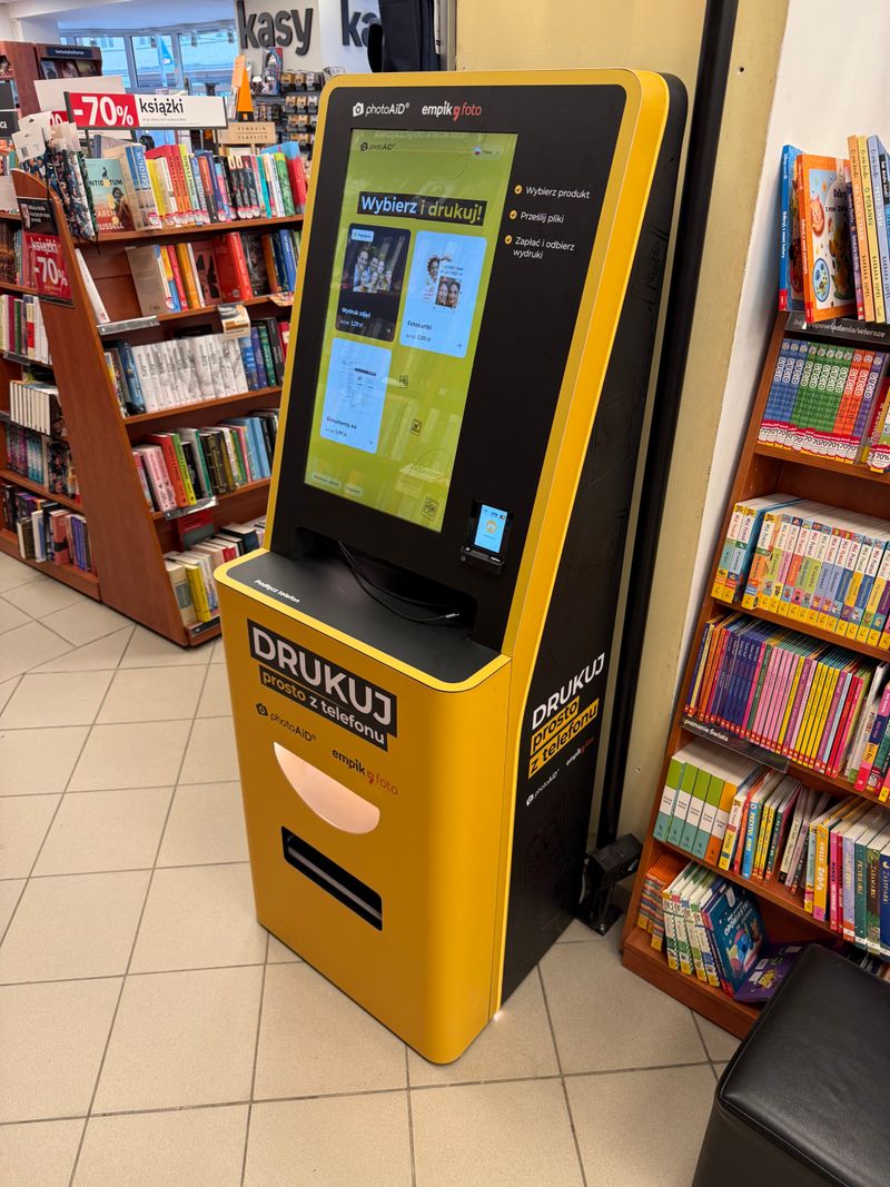 Foto kiosk PhotoAiD w salonie Empik przy Świętojańskiej w Gdyni