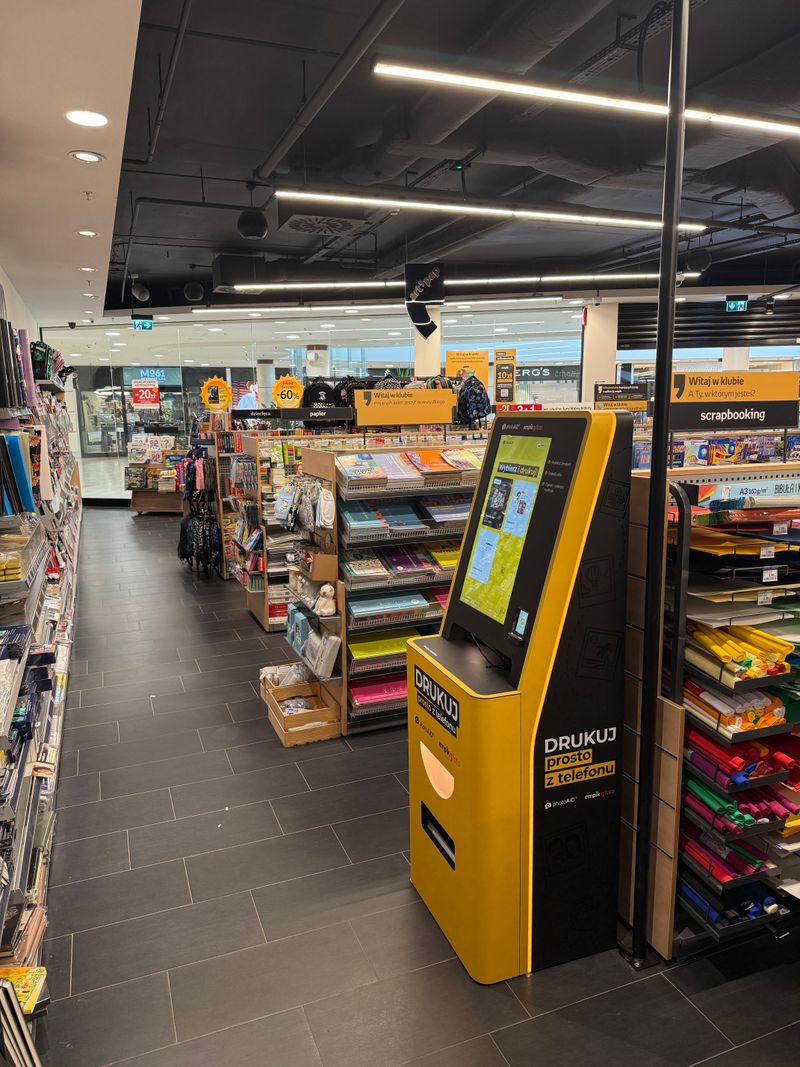 Foto kiosk PhotoAiD w salonie Empik na poziomie 0 Galerii Klif w Gdyni
