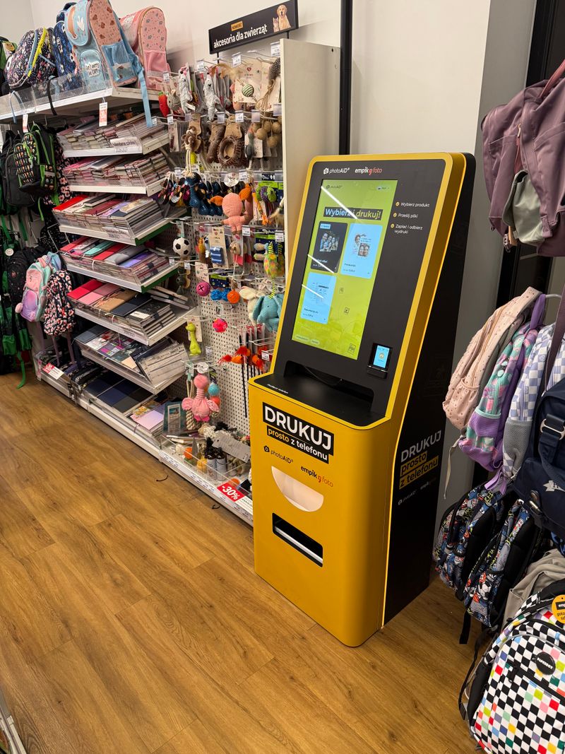 Foto kiosk PhotoAiD w salonie Empik w Centrum Riviera w Gdyni