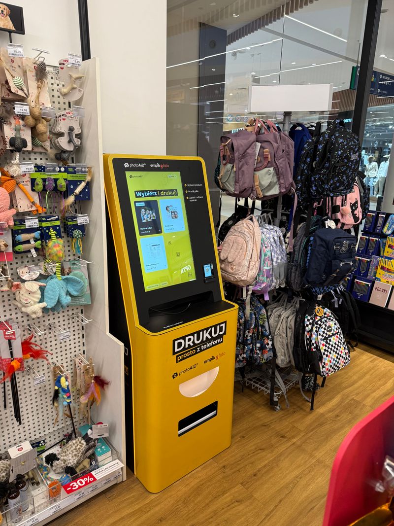 Foto kiosk PhotoAiD na poziomie 0 Centrum Riviera w Gdyni