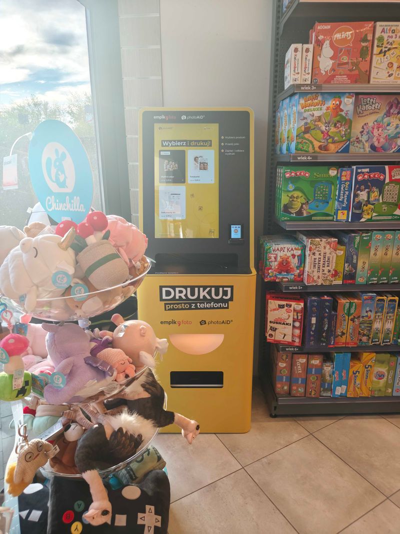 Foto kiosk PhotoAiD w salonie Empik przy ul. Zgierskiej 211 w Łodzi