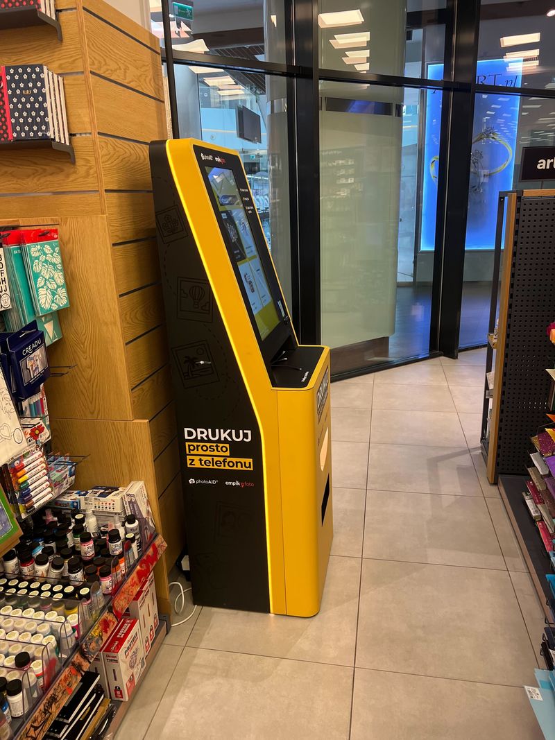 Samoobsługowy foto kiosk PhotoAiD w Empik Magnolia Park we Wrocławiu
