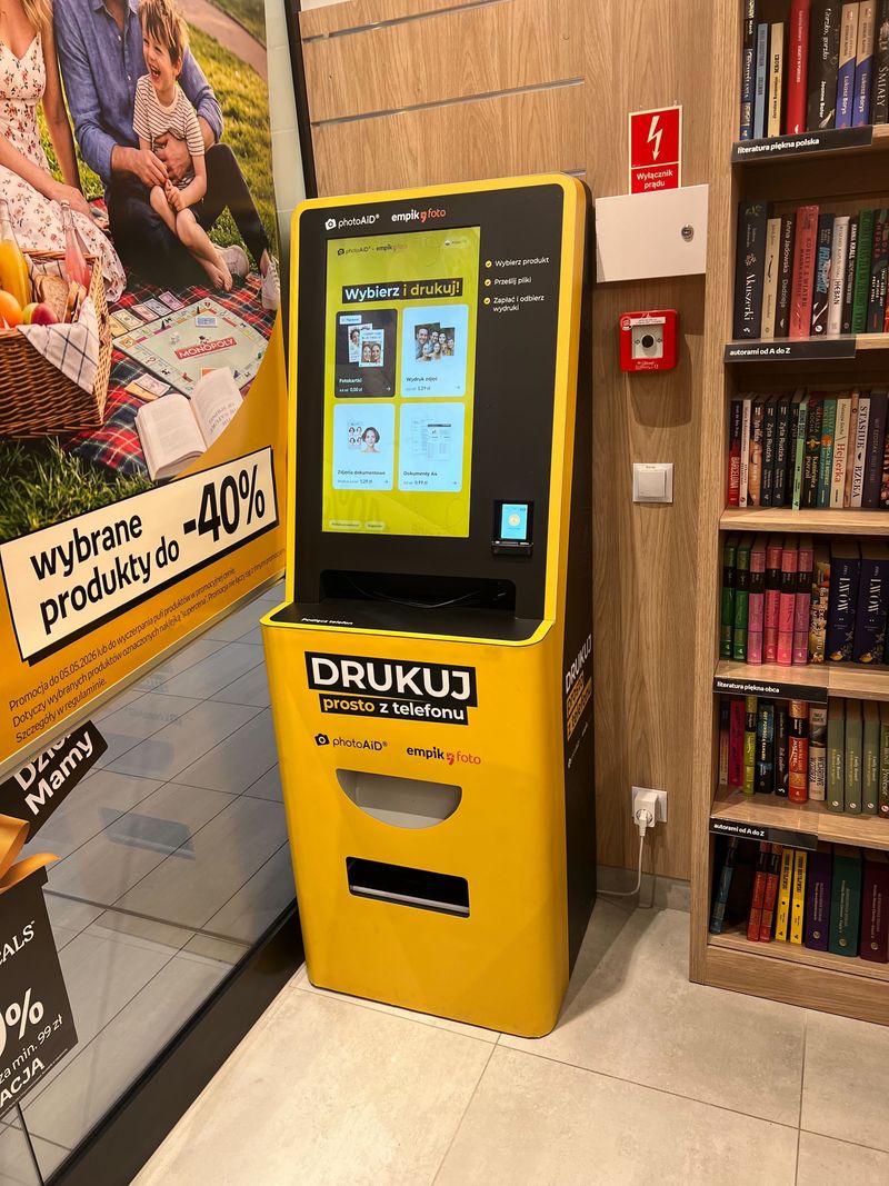 Foto kiosk PhotoAiD w salonie Empik Wrocław Marino przy Paprotnej