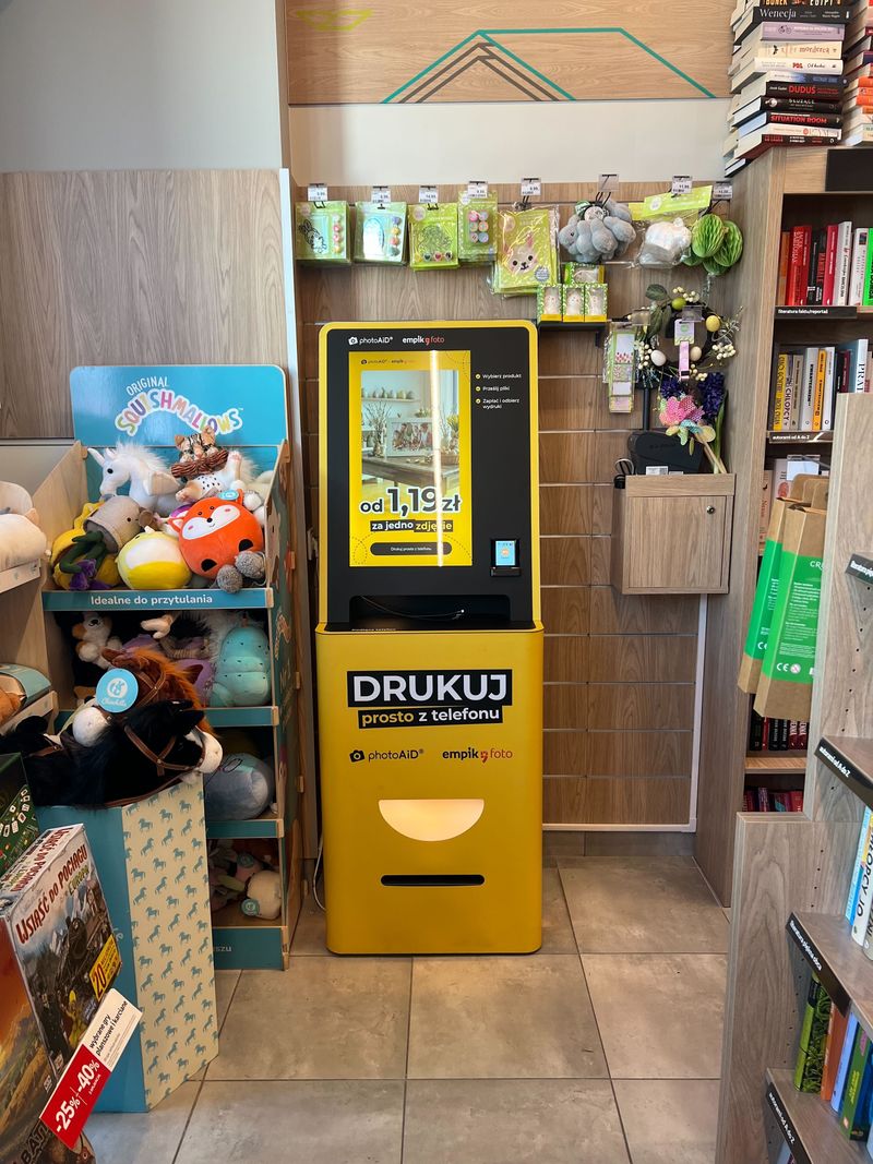 Foto kiosk PhotoAiD w salonie Empik N-Park przy Maślickiej we Wrocławiu