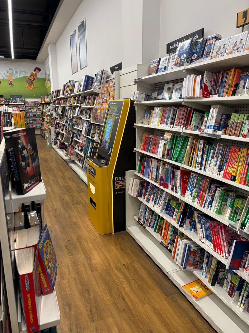 Wywoływanie zdjęć i druk A4 w foto kiosku PhotoAiD w Empik Poznań Avenida