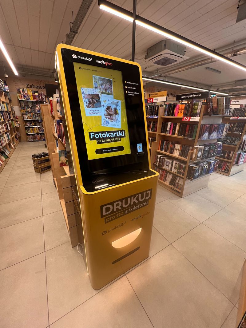 Foto kiosk PhotoAiD w salonie Empik przy ul. Rychtalskiej na Kleczkowie we Wrocławiu