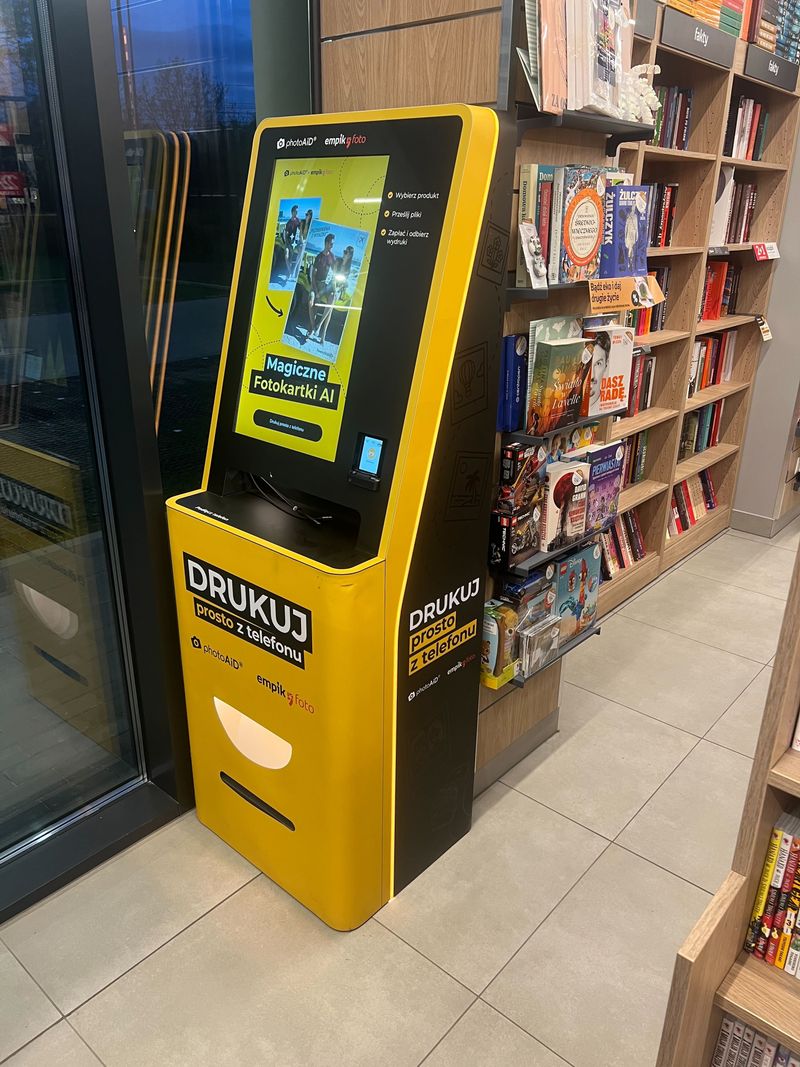 Wywoływanie zdjęć i druk A4 w foto kiosku PhotoAiD w Empik Wrocław Średzka