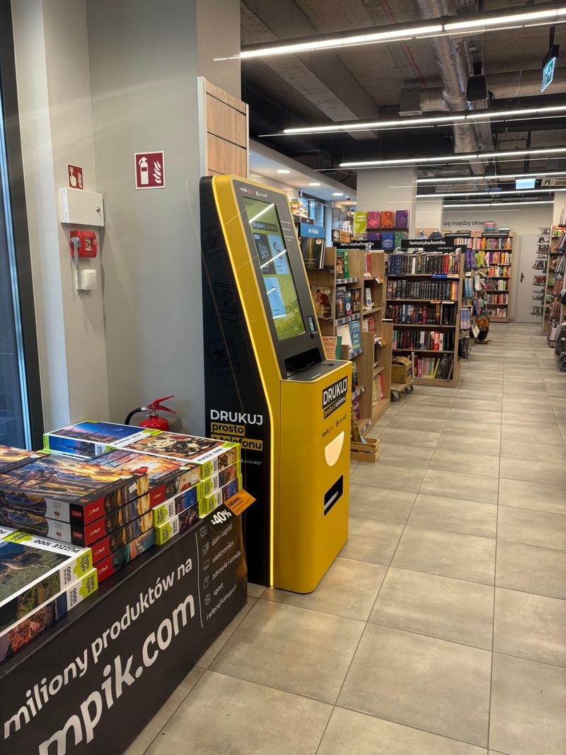 Wywoływanie zdjęć i druk A4 w foto kiosku PhotoAiD w Empik Warszawa Jana Kazimierza
