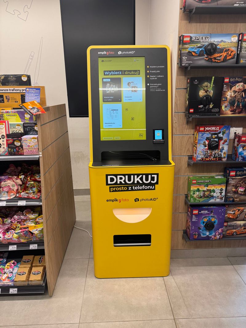 Foto kiosk PhotoAiD w salonie Empik przy ul. Posag 7 Panien w Ursusie w Warszawie