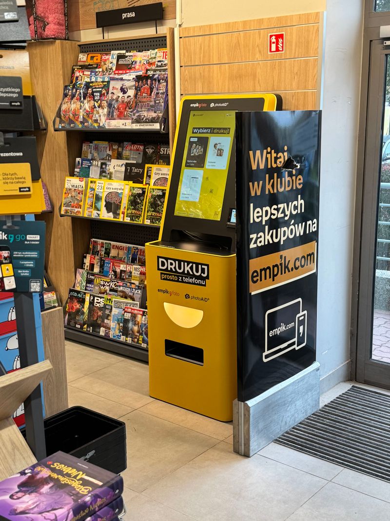 Foto kiosk PhotoAiD w salonie Empik na Bemowie w Warszawie