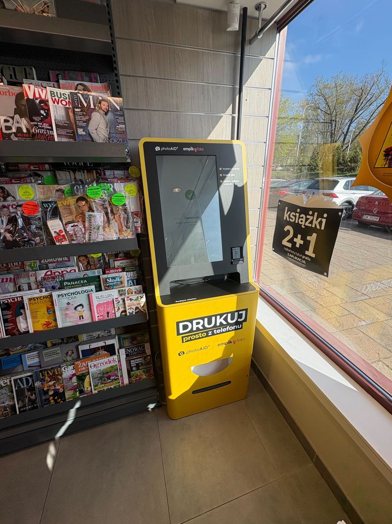 Foto kiosk PhotoAiD w salonie Empik przy ul. Zwycięskiej we Wrocławiu