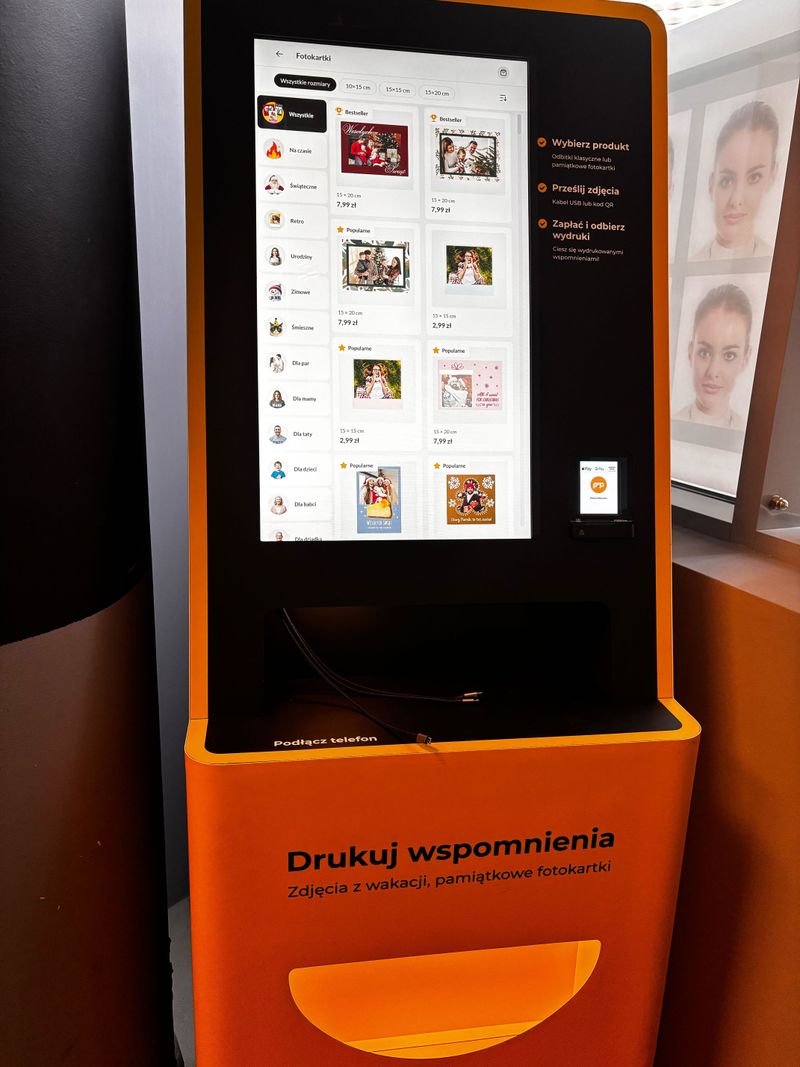 Foto kiosk PhotoAiD w punkcie fotograficznym w Urzędzie Miasta Katowice