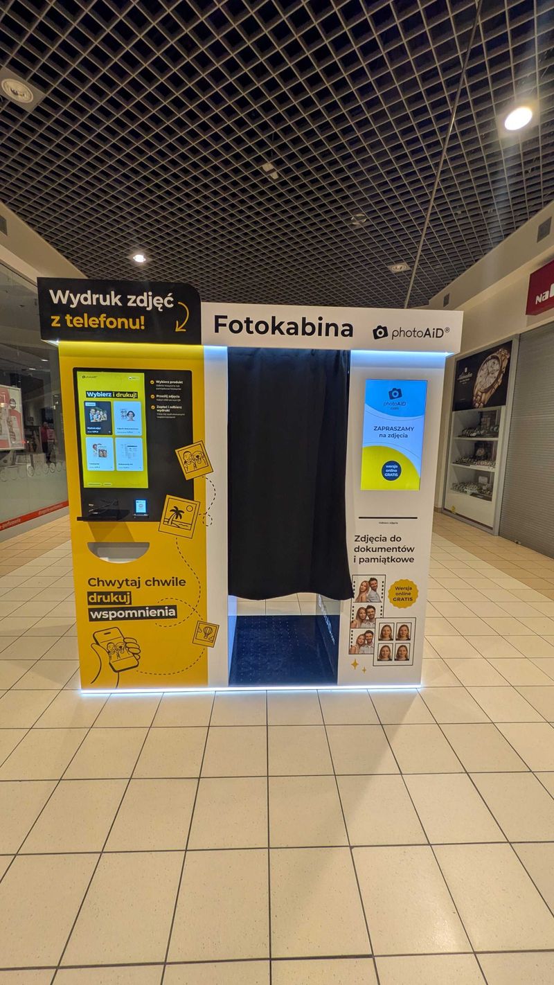 Foto kiosk PhotoAiD połączony z fotobudką w Galerii Gniezno w Gnieźnie
