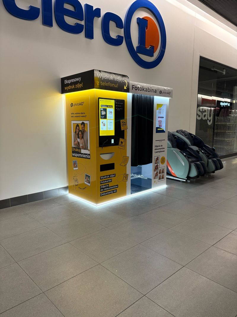 Wywoływanie zdjęć i druk dokumentów A4 w foto kiosku PhotoAiD w Galerii Navigator w Mielcu