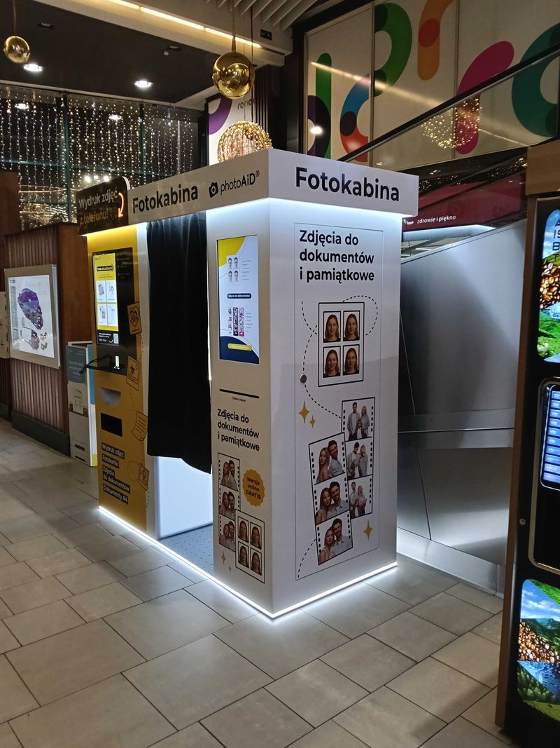Wywoływanie zdjęć i druk dokumentów A4 w foto kiosku PhotoAiD w Galerii Rondo w Bydgoszczy