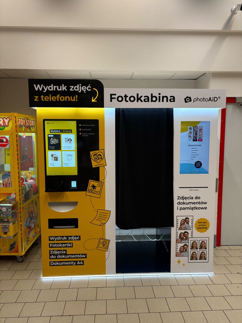 Foto kiosk PhotoAiD połączony z fotobudką w Kaufland Kraków-Mistrzejowice na Osiedlu Kombatantów