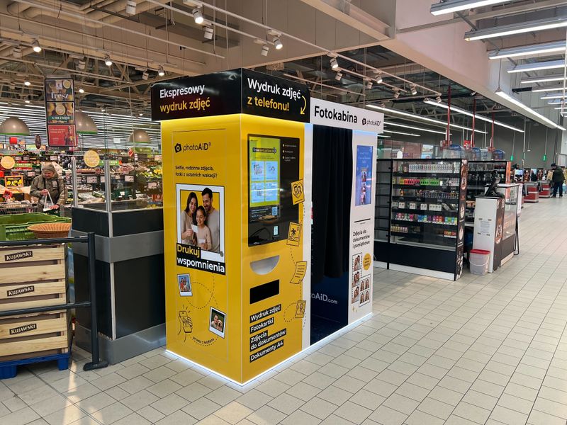 Foto kiosk PhotoAiD połączony z fotobudką w Kaufland Łódź Wróblewskiego przy ulicy Walerego Wróblewskiego