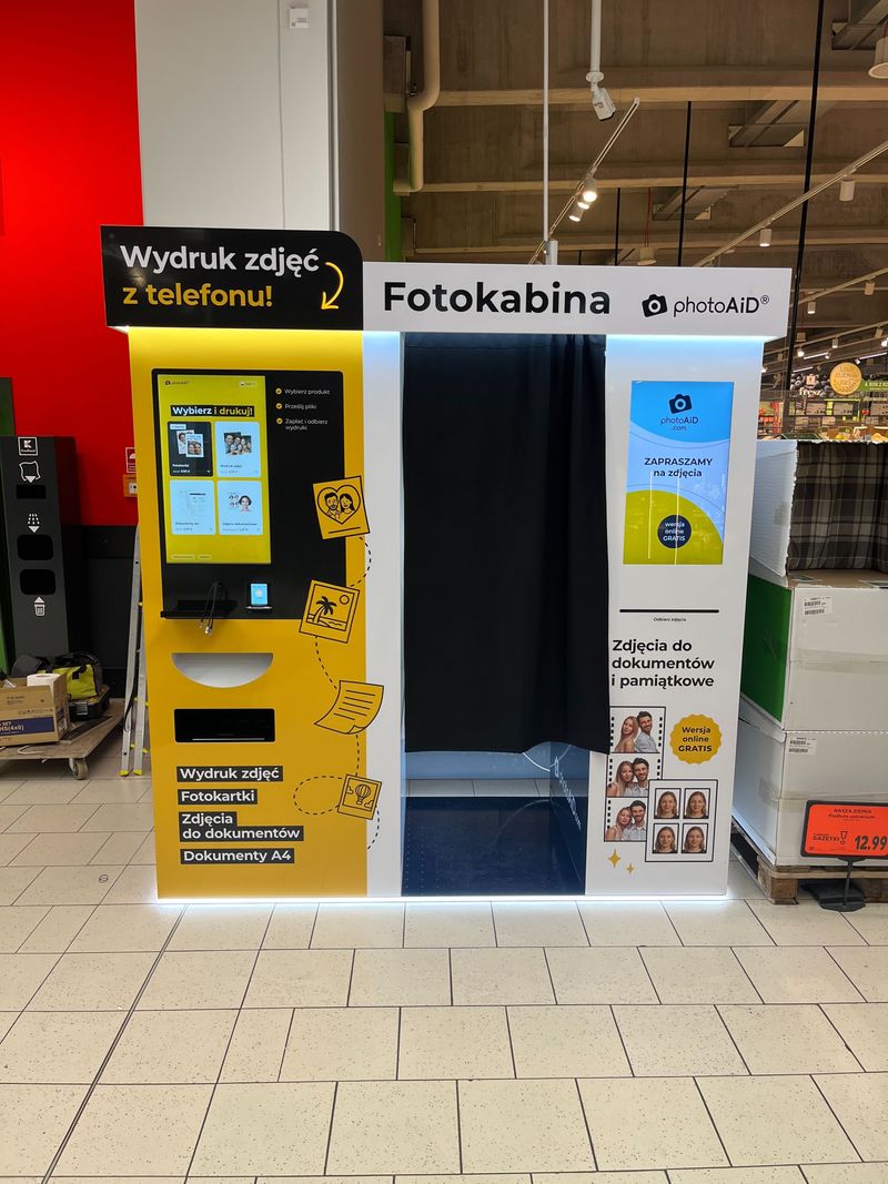Foto kiosk z fotobudką do wywoływania zdjęć i druku dokumentów A4 w Kaufland Mikołów przy ulicy Rybnickiej
