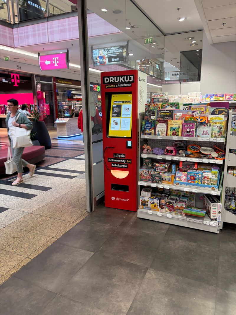 Foto kiosk PhotoAiD w Kraków: wywoływanie zdjęć i fotokartki