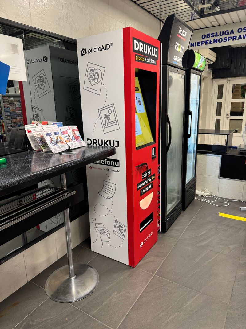 Foto kiosk PhotoAiD w Tarnobrzeg: druk dokumentów A4 i ksero