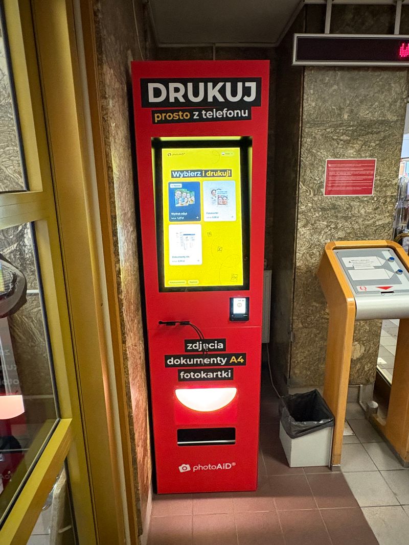 Foto kiosk PhotoAiD w placówce Poczty Polskiej w Warszawa