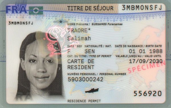 Photo pour titre et carte de séjour